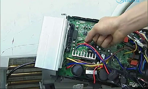 海勃湾美的空调电话是多少