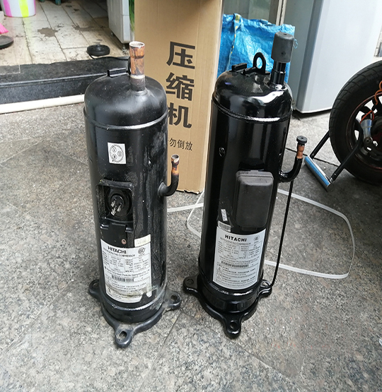 海勃湾中央空调压缩机的更换维修